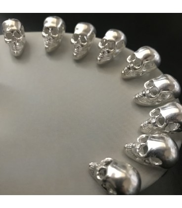 10 SILVER PLATED SKULLS BEADS